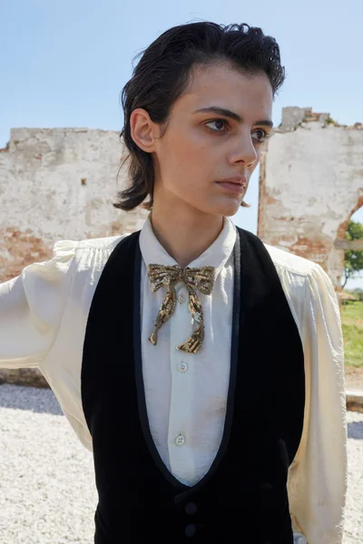 Look 11